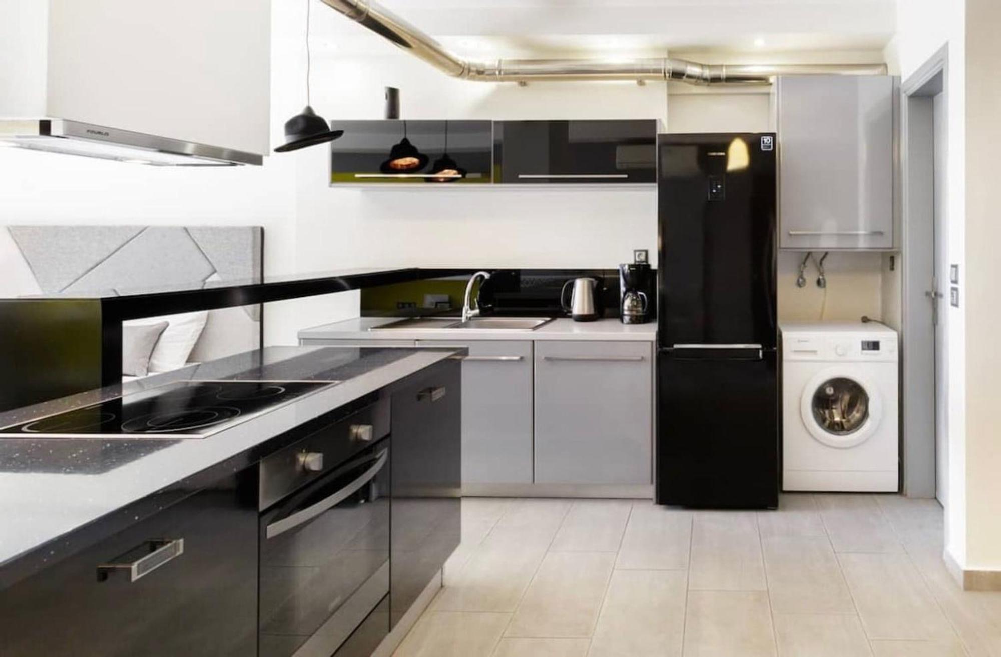 Апартаменты Stylish Boutique Loft With Private Balcony Афины Экстерьер фото